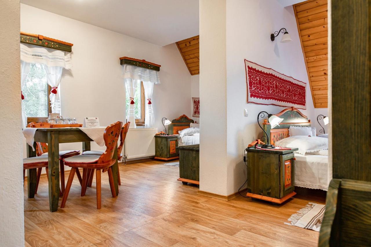 Hotel Conacul Secuiesc-Szekelyko Kuria Coltesti Exteriér fotografie