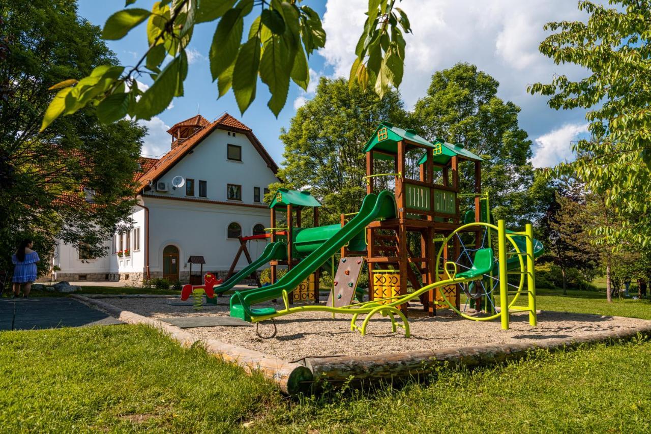 Hotel Conacul Secuiesc-Szekelyko Kuria Coltesti Exteriér fotografie