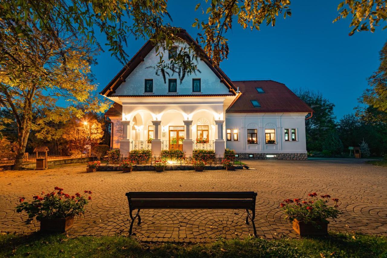 Hotel Conacul Secuiesc-Szekelyko Kuria Coltesti Exteriér fotografie