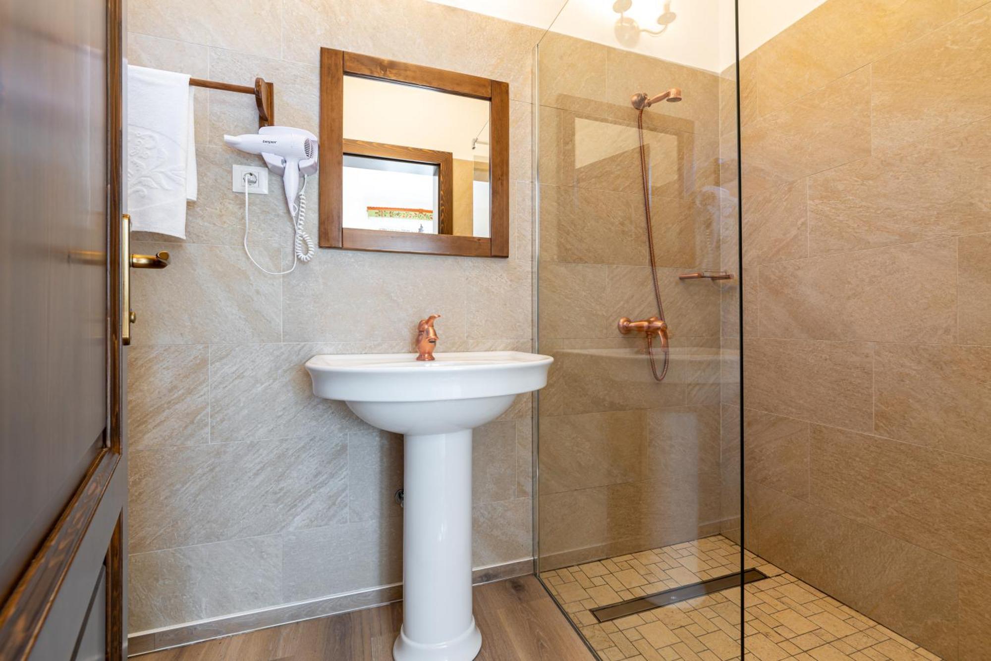 Hotel Conacul Secuiesc-Szekelyko Kuria Coltesti Exteriér fotografie